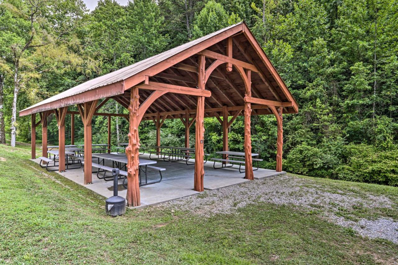 Pigeon Forge Getaway With Covered Patio And Hot Tub! Εξωτερικό φωτογραφία